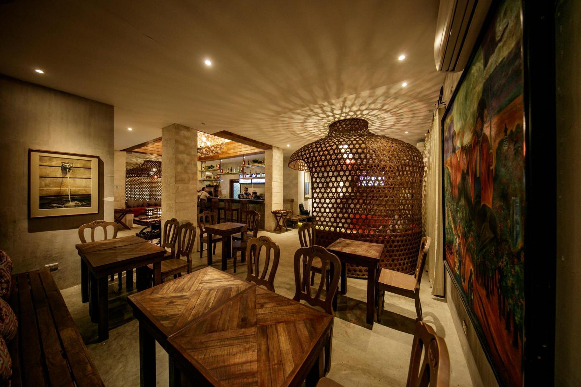 Costabella Tropical Beach Hotel Lapu-Lapu City Exterior photo